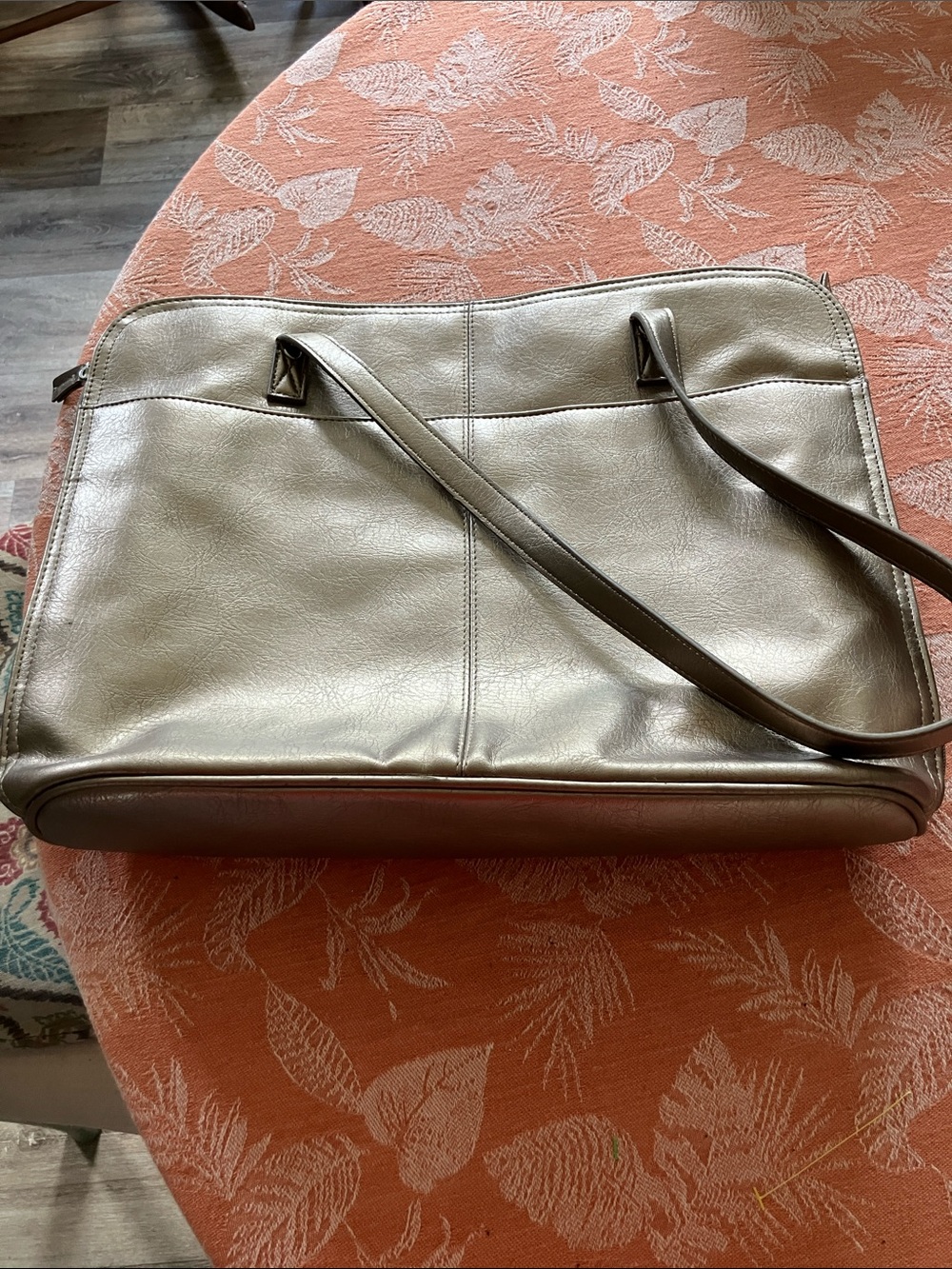 Bueno Metallic Silver Women's Tote Bag